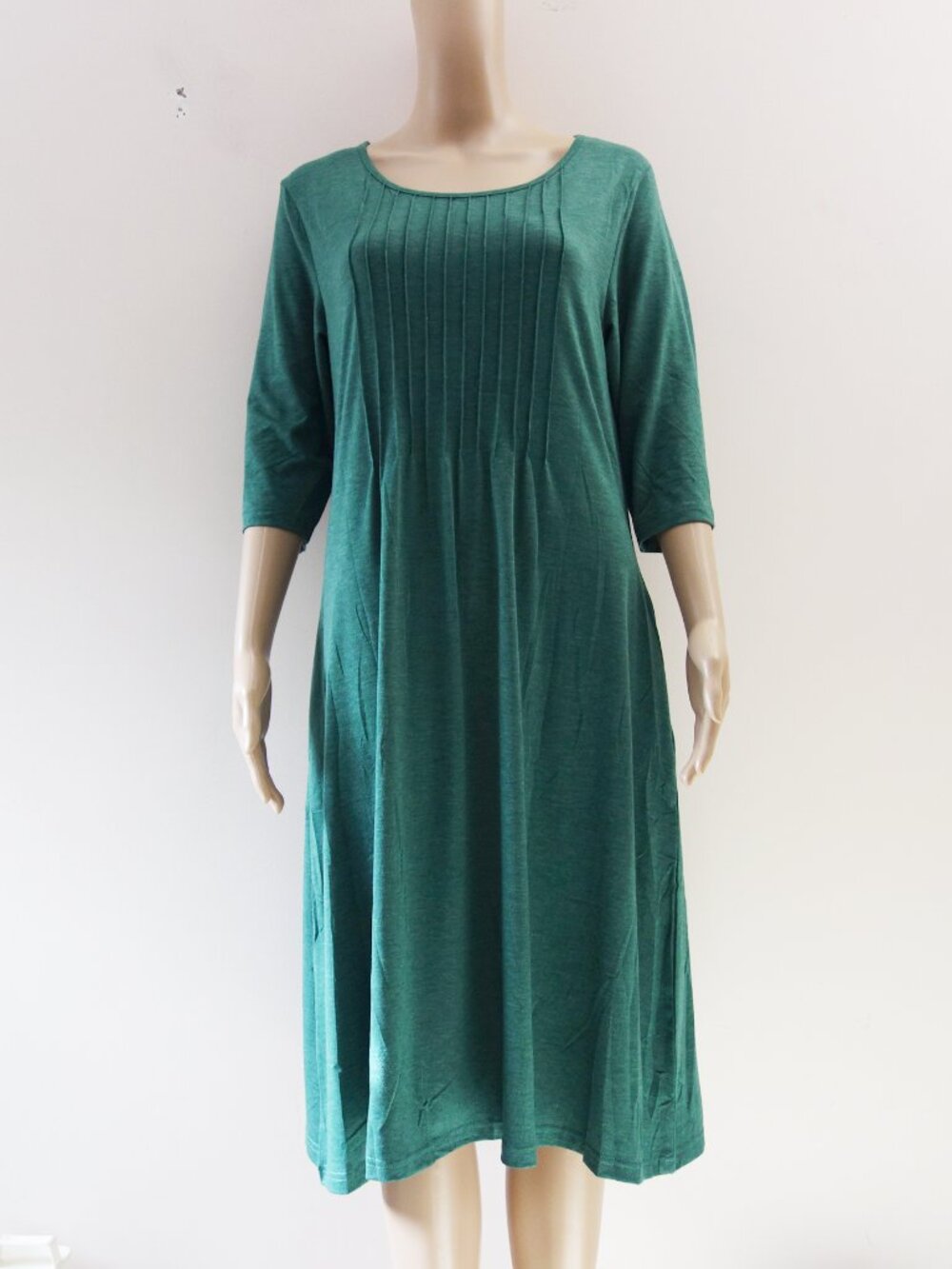 Makabo Round Neck Casual 3/4 Sleeve Pleated Midi Dress Smooth Green (M) NIB